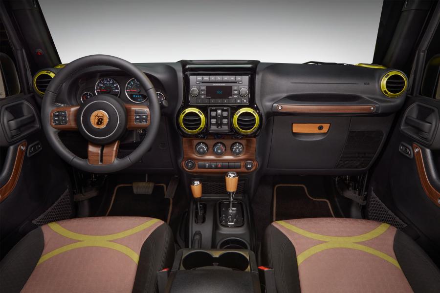 Торпедо Jeep Wrangler Super 8 RoadM8 (JK) 2018 года  (фото 2 из 2)